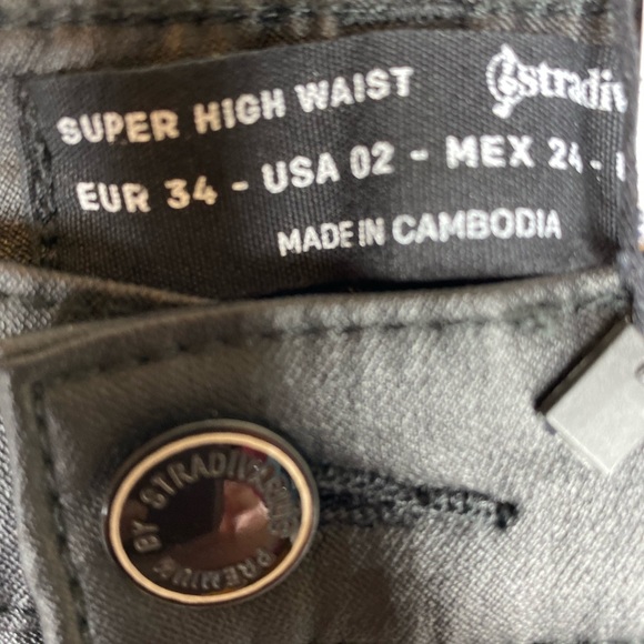 ASOS Stradivarius Black Coated Jeggings - Picture 7 of 8